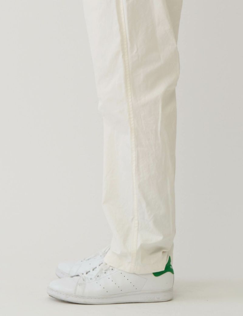 02 オフホワイト