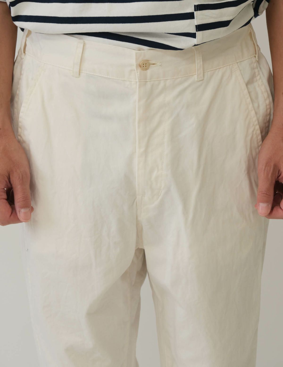 02 オフホワイト