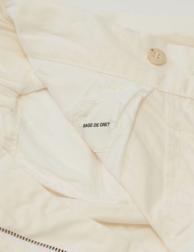 02 オフホワイト