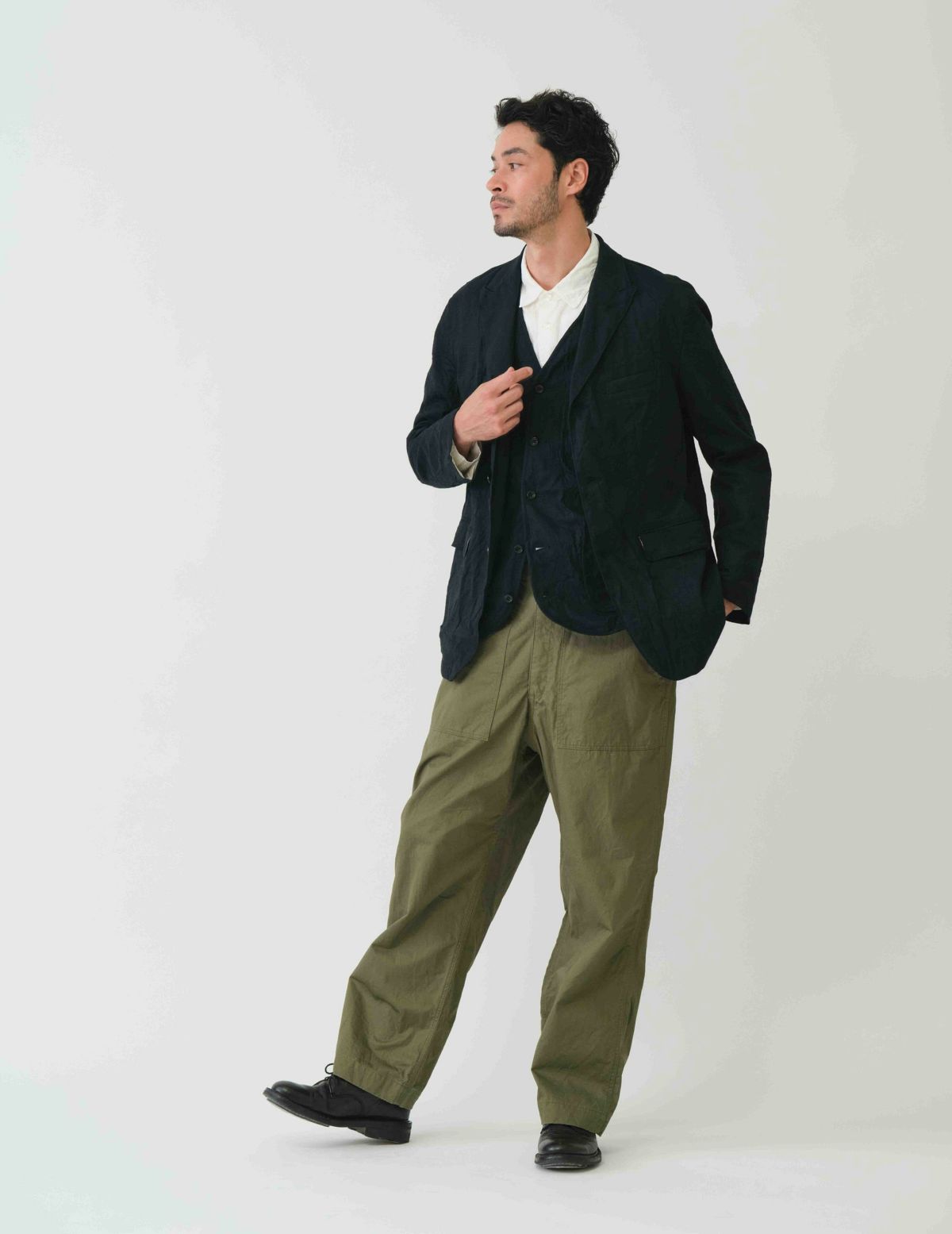 02 オフホワイト　Msize：モデル184㎝