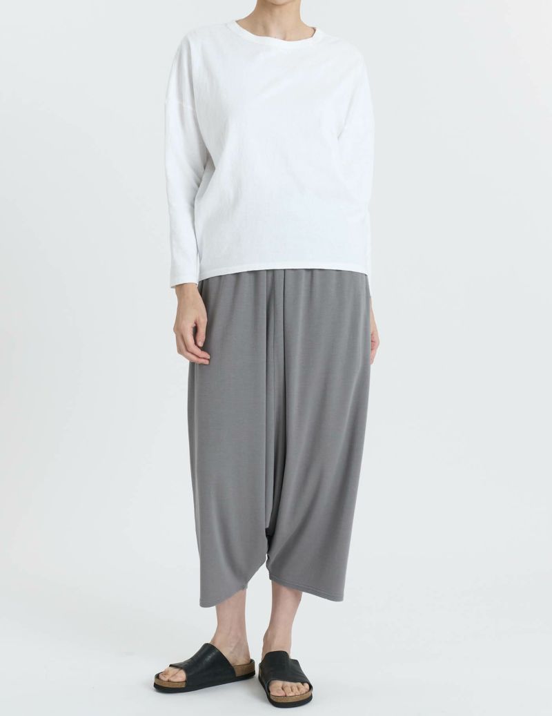 01 ホワイト/36(M)size：モデル 169cm